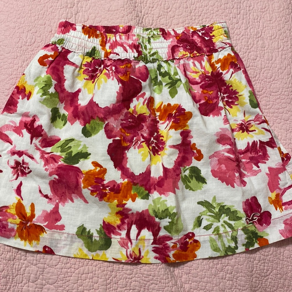 Hollister mini skirt